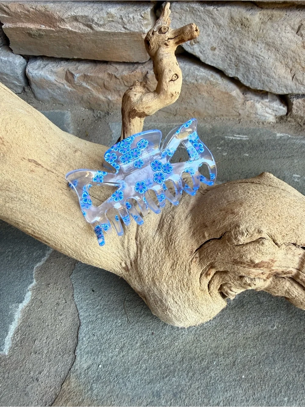 New🌟Urban Outfitters-Clear Acrylic Hair Claw with Blue Floral Detail
